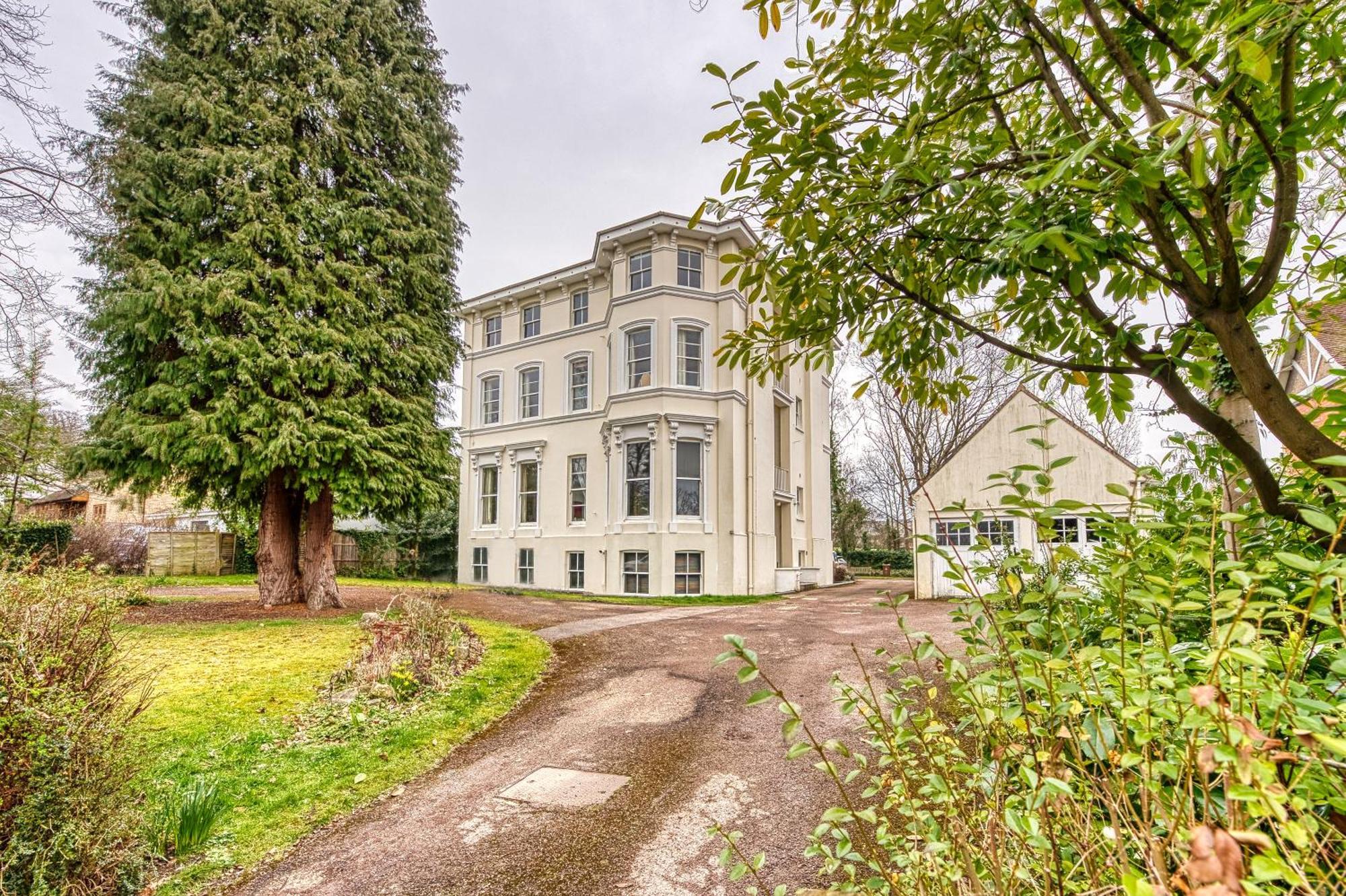 2 Bedroom Stylish Spacious Apt, Sleeps 6, Central Cheltenham, With Free Parking - By Blue Puffin Stays Exterior photo